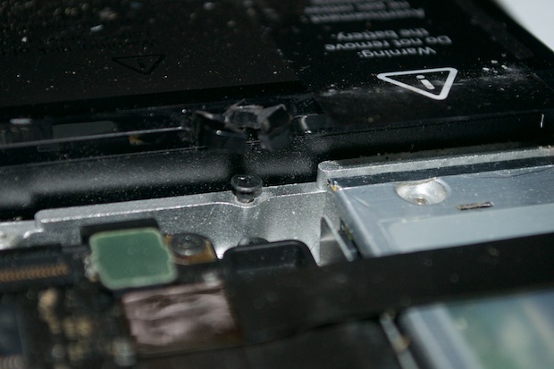 macbook pro 2010 battery expanding