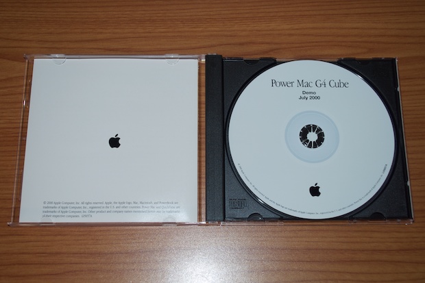 Apple_demo_CDs_0014
